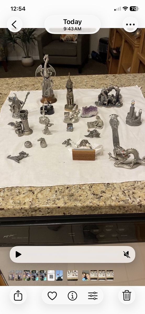 Dragon statuettes