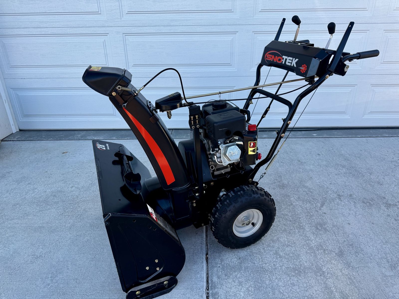 Ariens Sno-Tek 28 Two-Stage Snow Blower – Model 920403