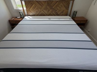 Serta iSeries Hybrid King Mattress