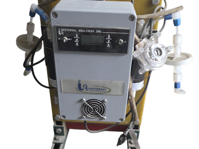 Universal Analyzers Model 530 Thermoelectric Gas Sample Cooler Conditioner