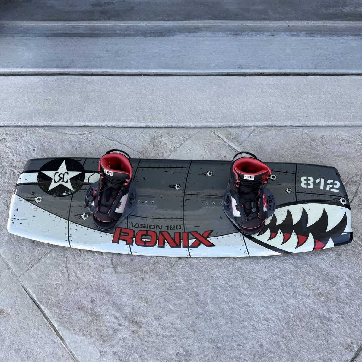 Ronix Vision 120 Wakeboard with Bindings