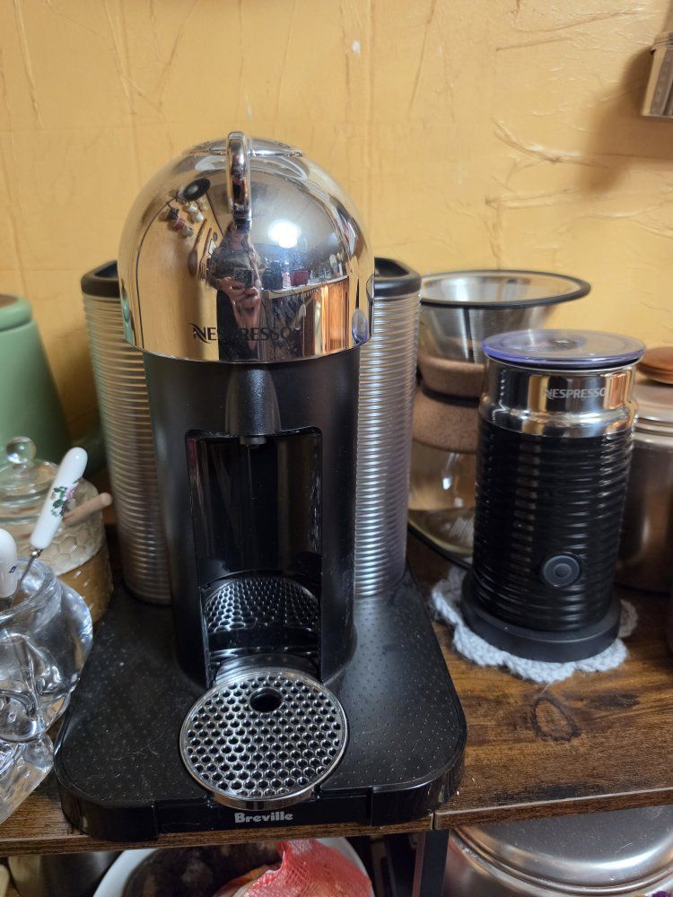Nespresso Breville Coffee and Espresso Maker with Frother