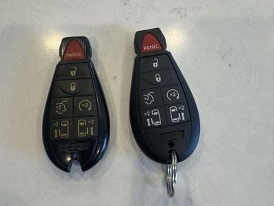 Dodge Chrysler Jeep Remote Key Fob Set of 2 M3N5WY783X 56046707AA Used
