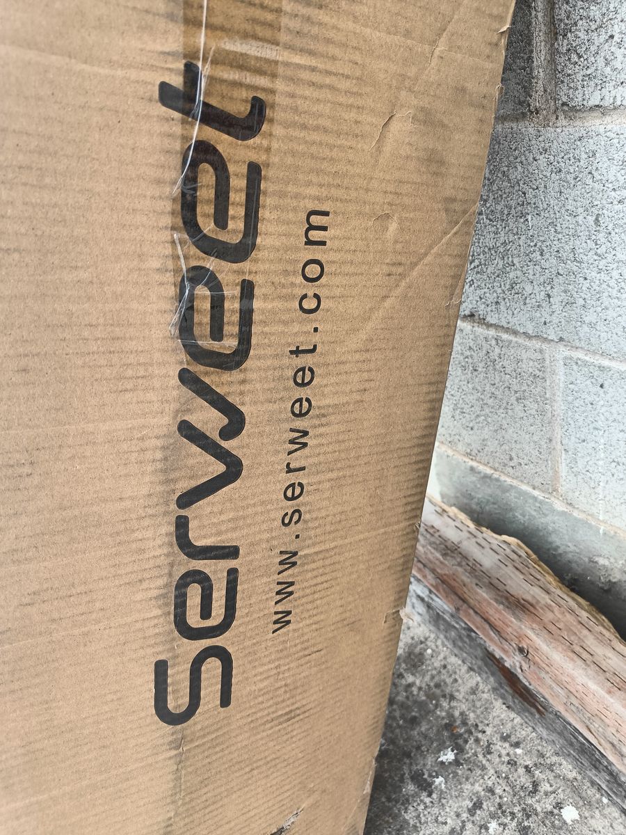 New in box twin 10 inch thick hybrid mattress.