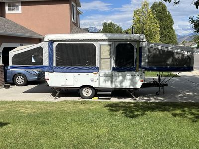 Tent Trailer, super clean, sleeps 5