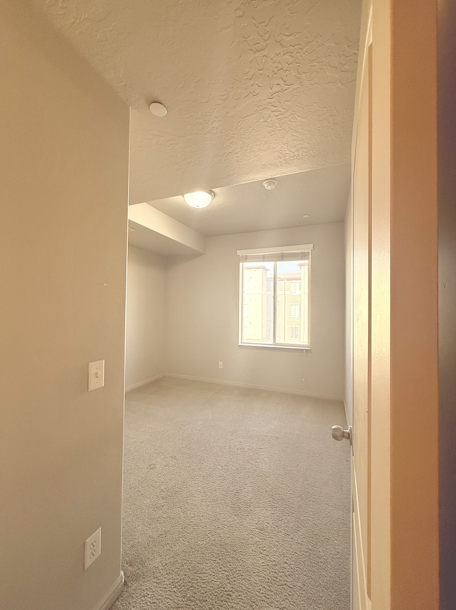 Female Private Bed & Bath in 2bed/2bath Apartment