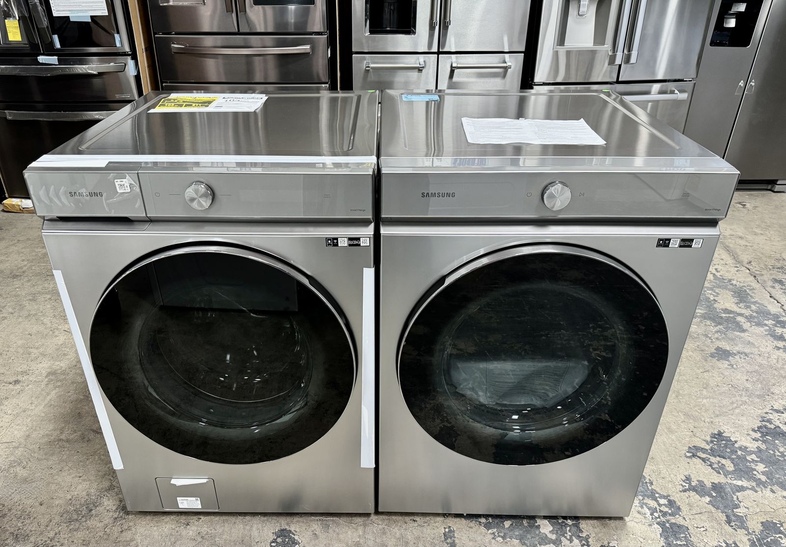 SAMSUNG BESOKE SMART WASHER & DRYER SET