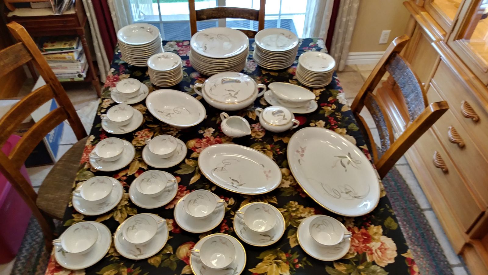  RC Japan Vintage Porcelain Dinnerware Set with Floral Swirl Pattern and Gold Trim