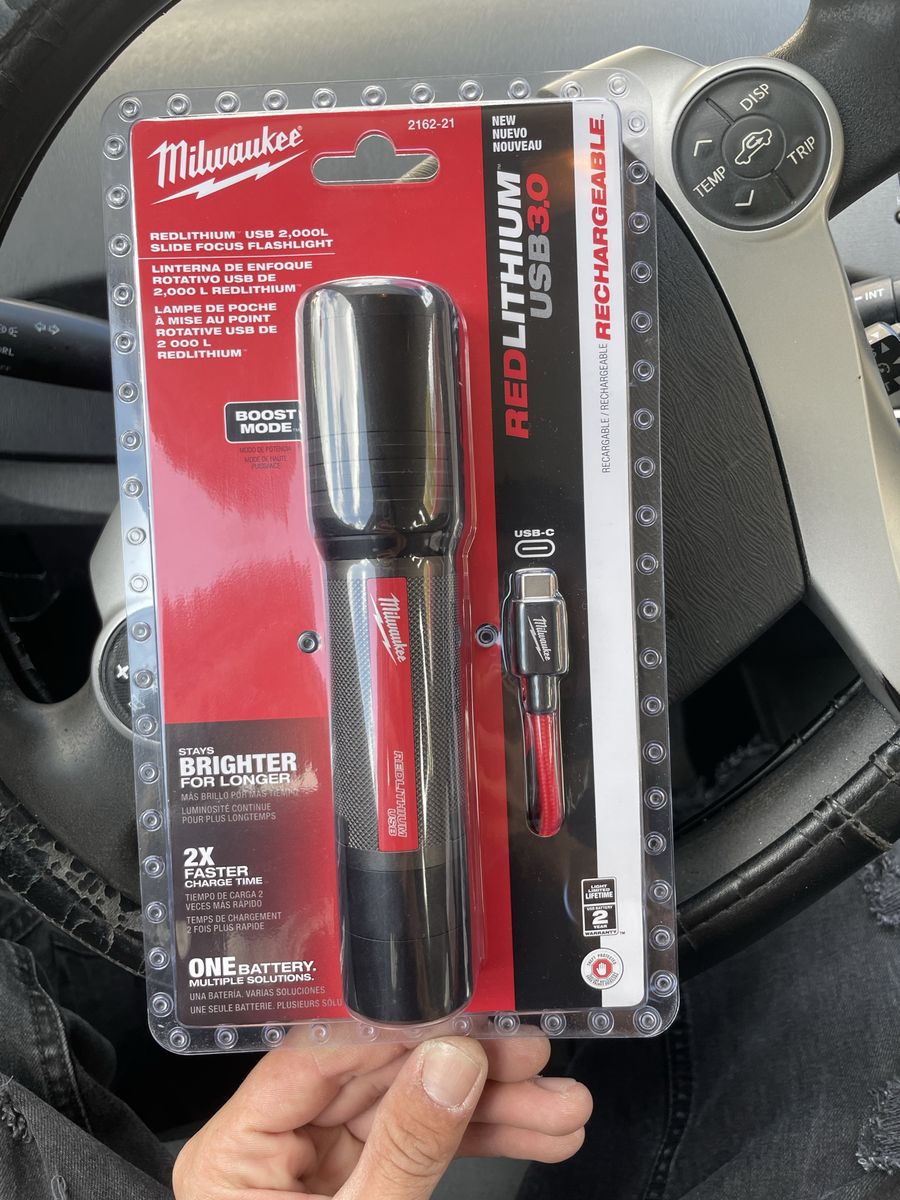 Milwaukee REDLITHIUM USB 2,000L Slide Focus Flashlight (2162-21)