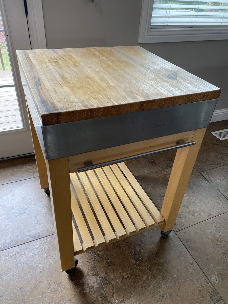 Butcher block - rolling 24” x 24”