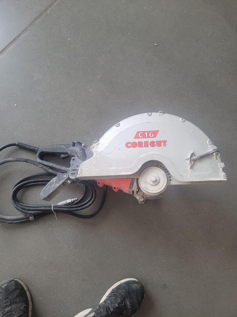 16" electric hand saw