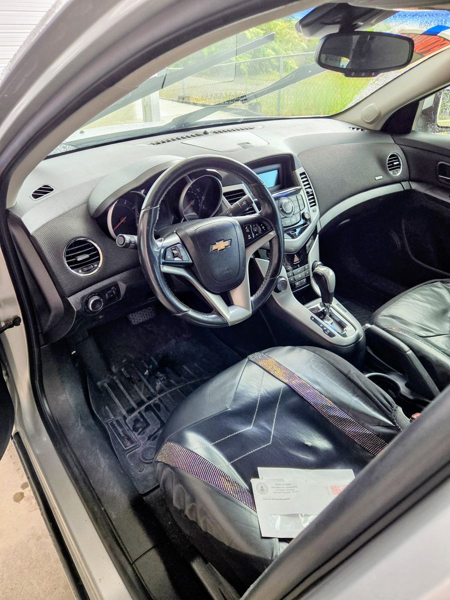 Chevrolet Cruze Sedan Silver Used Condition