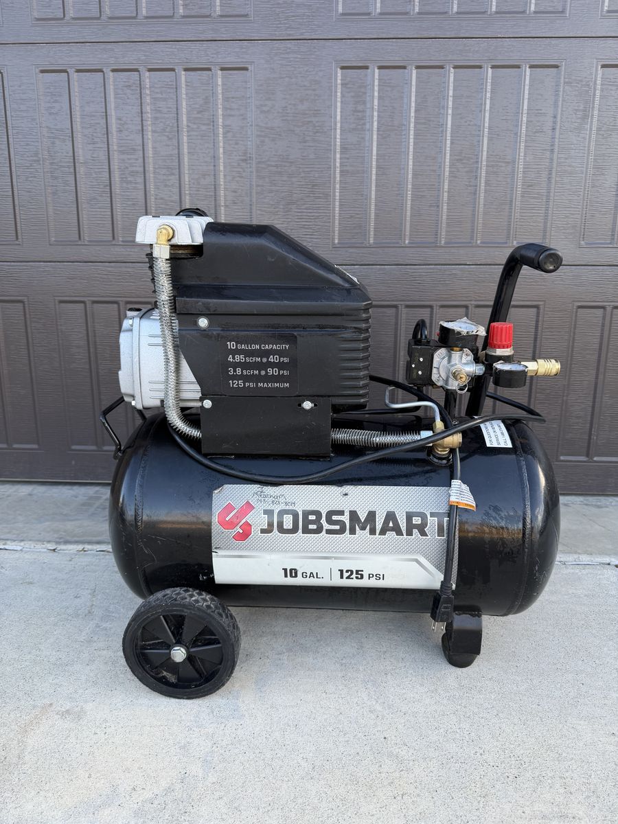 Like New 125 PSI Compessor