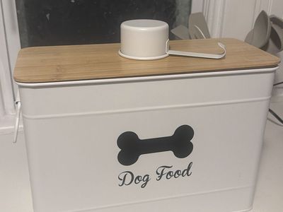 White Metal Dog Food Storage Container with Wooden Lid and Scoop