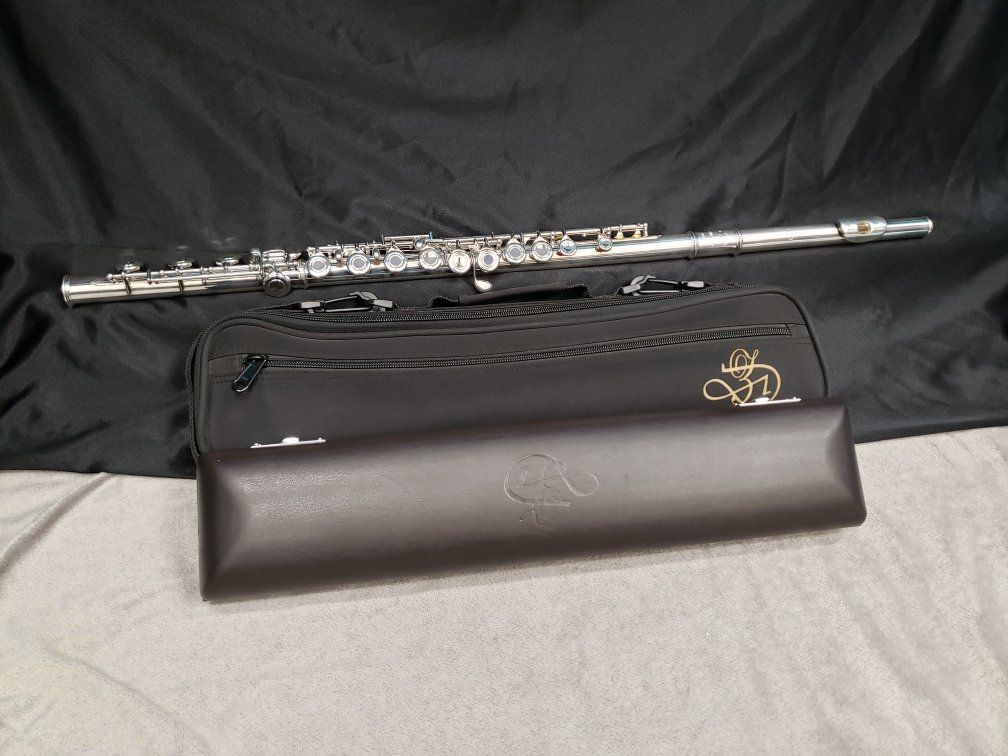 Di Zhao. DZ-600 Intermediate Flute.   Solid Silver