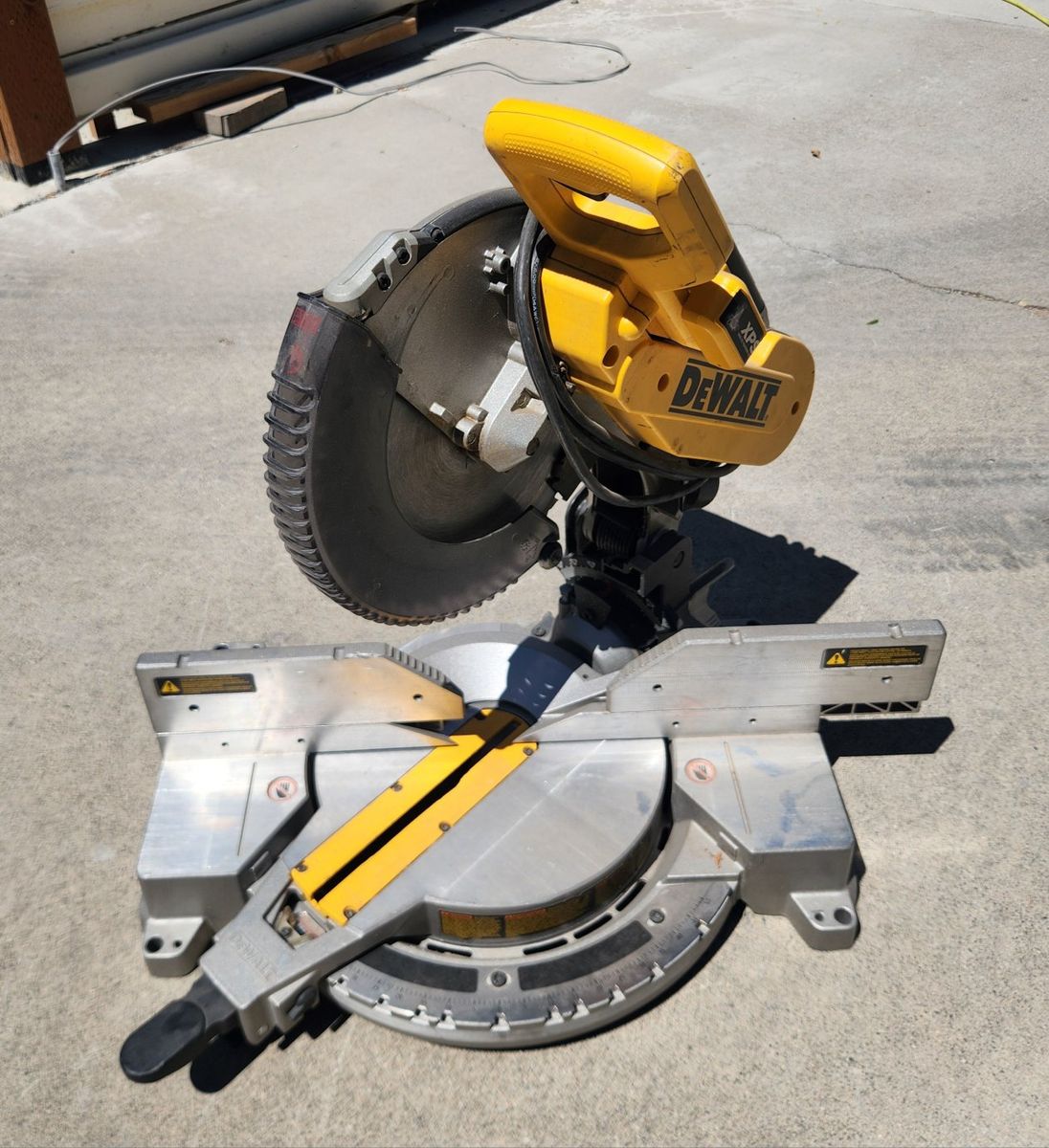 Dewalt XPS Miter Saw With Shadow Light