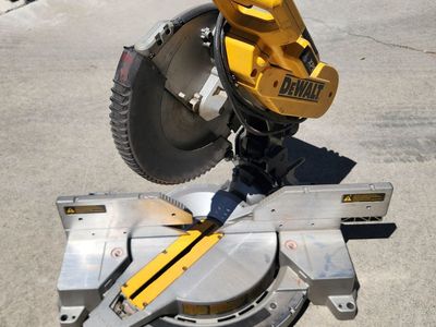 Dewalt XPS Miter Saw With Shadow Light