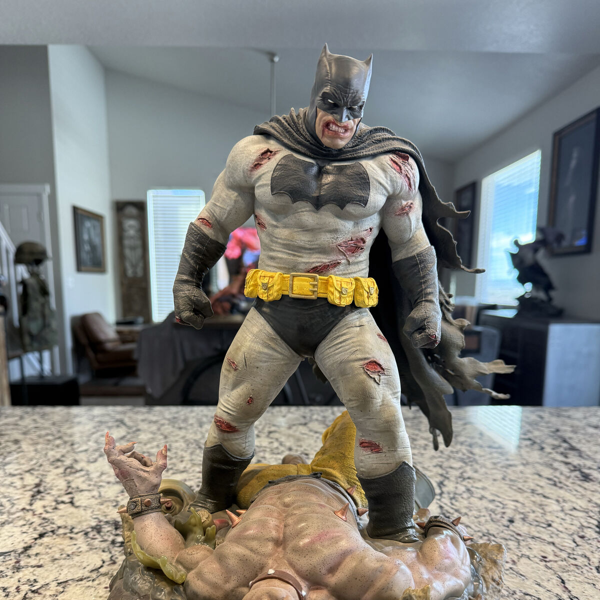 Iron Studios The Dark Inight Batman Diorama