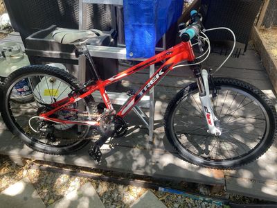 Trek mt240 24inch kids mountain bike