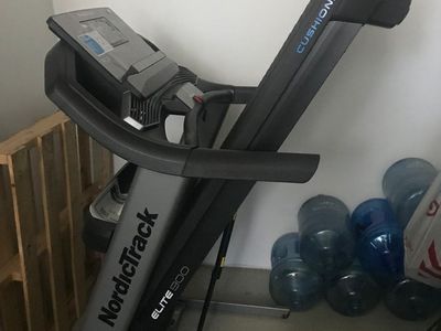 NordicTrack Elite 900 Treadmill – Excellent Condition