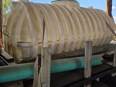 Large White Plastic Horizontal Storage Tank / Water Tank on Trailer 500gal