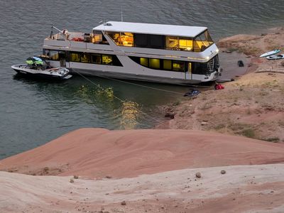 DESERT MOON #4 HOUSEBOAT 2026 Jun 28- Jul 6