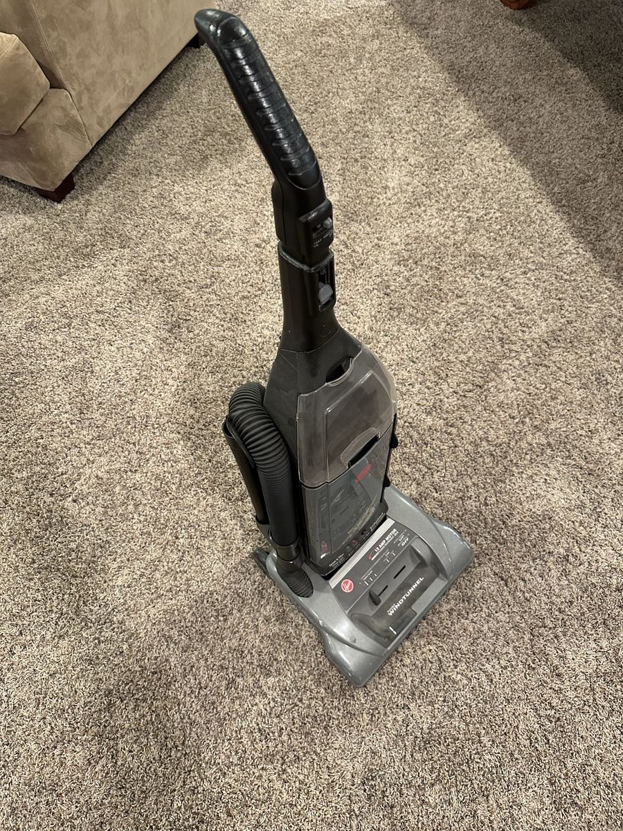 Hoover Windtunnel Supreme Vacuum