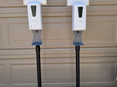 Floor stand automatic sanitizer dispenser