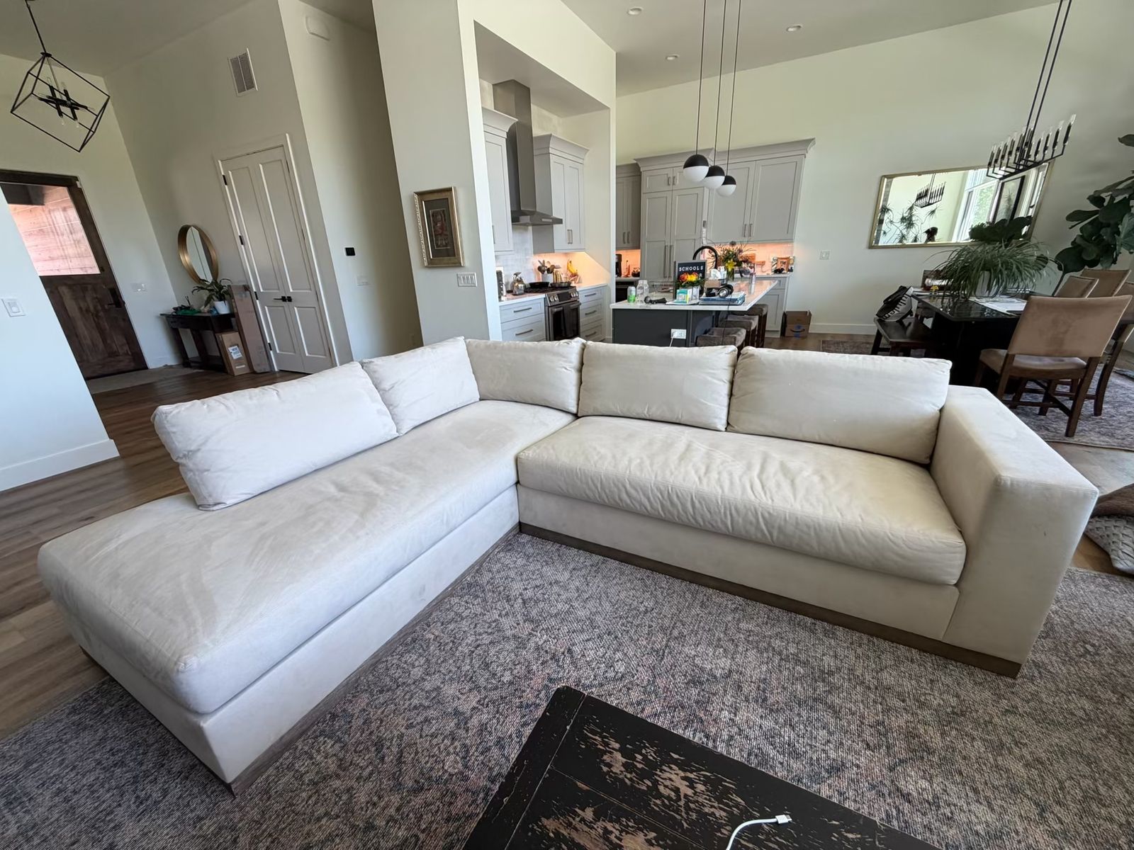 Pottery Barn Sectional 112'x92"x40"