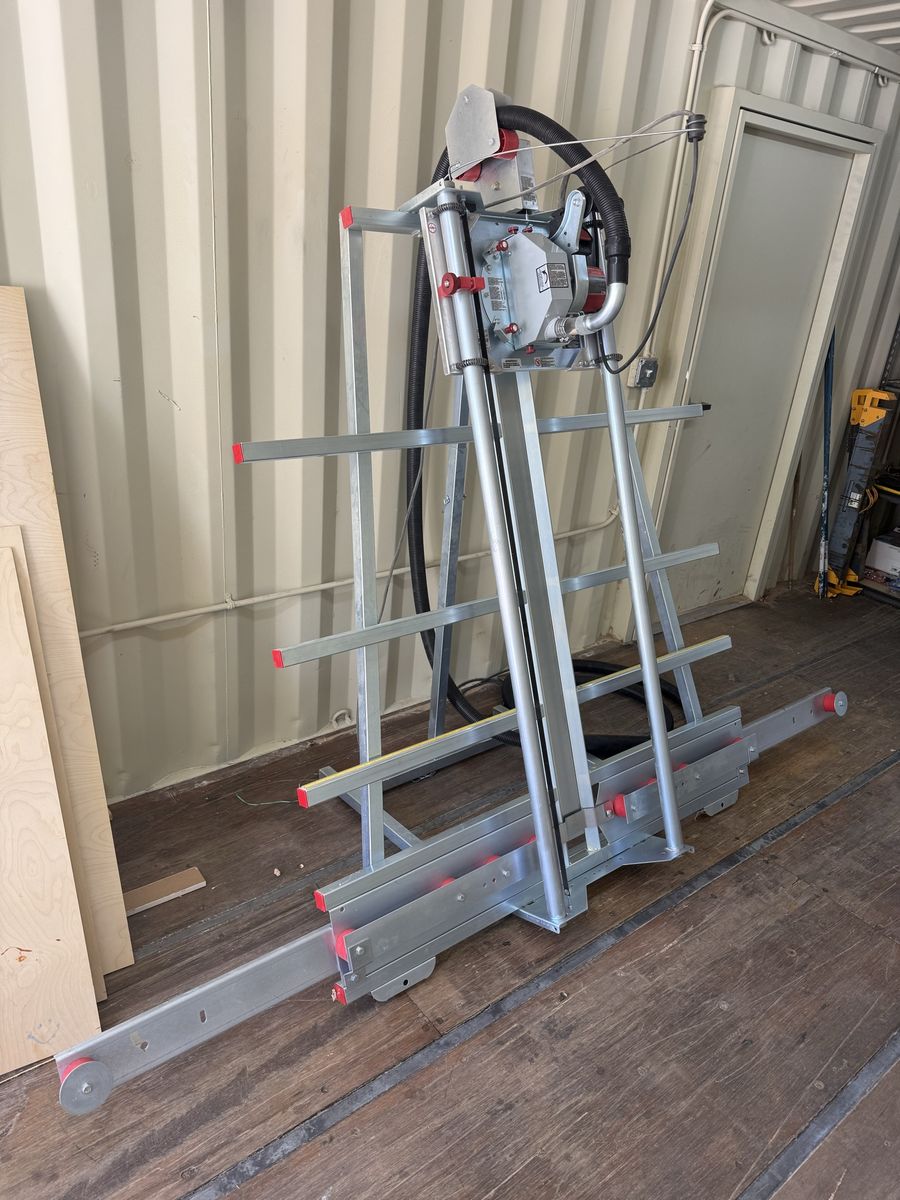 Milwaukee 15A (3.25 max HP) 8.25" Panel Saw