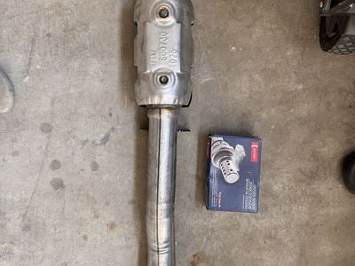 Brand New - Toyota Tacoma Rear Catalytic Converter & O2 Sensor (2000-2004 3.4L V6)