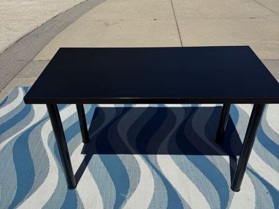 IKEA Vika Amon Table Desk with Black Top Round Legs
