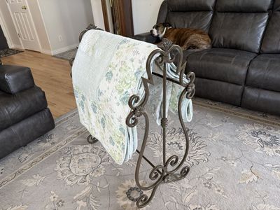 Beautiful Vintage Ornamental Scrolled Metal Quilt Rack, Blanket and Towel Stand Bronze Finish