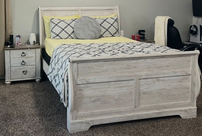queen-size bedroom set