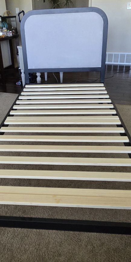 twin platform frame with headboard