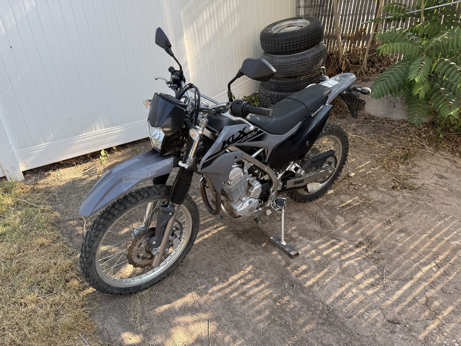 Kawasaki KLX230R Dirt Bike - Grey - Excellent Condition, Low Miles, Ready for Adventure!