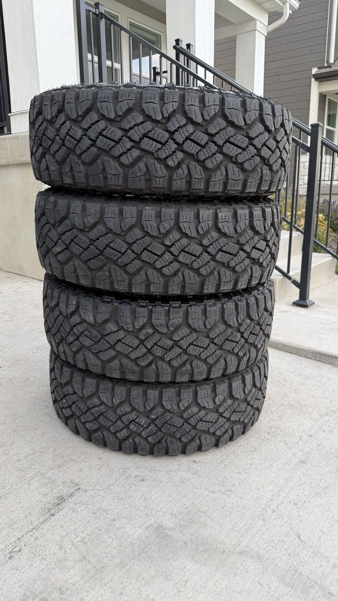 275/70R18 Goodyear Wrangler Duratrac Load E Almost New