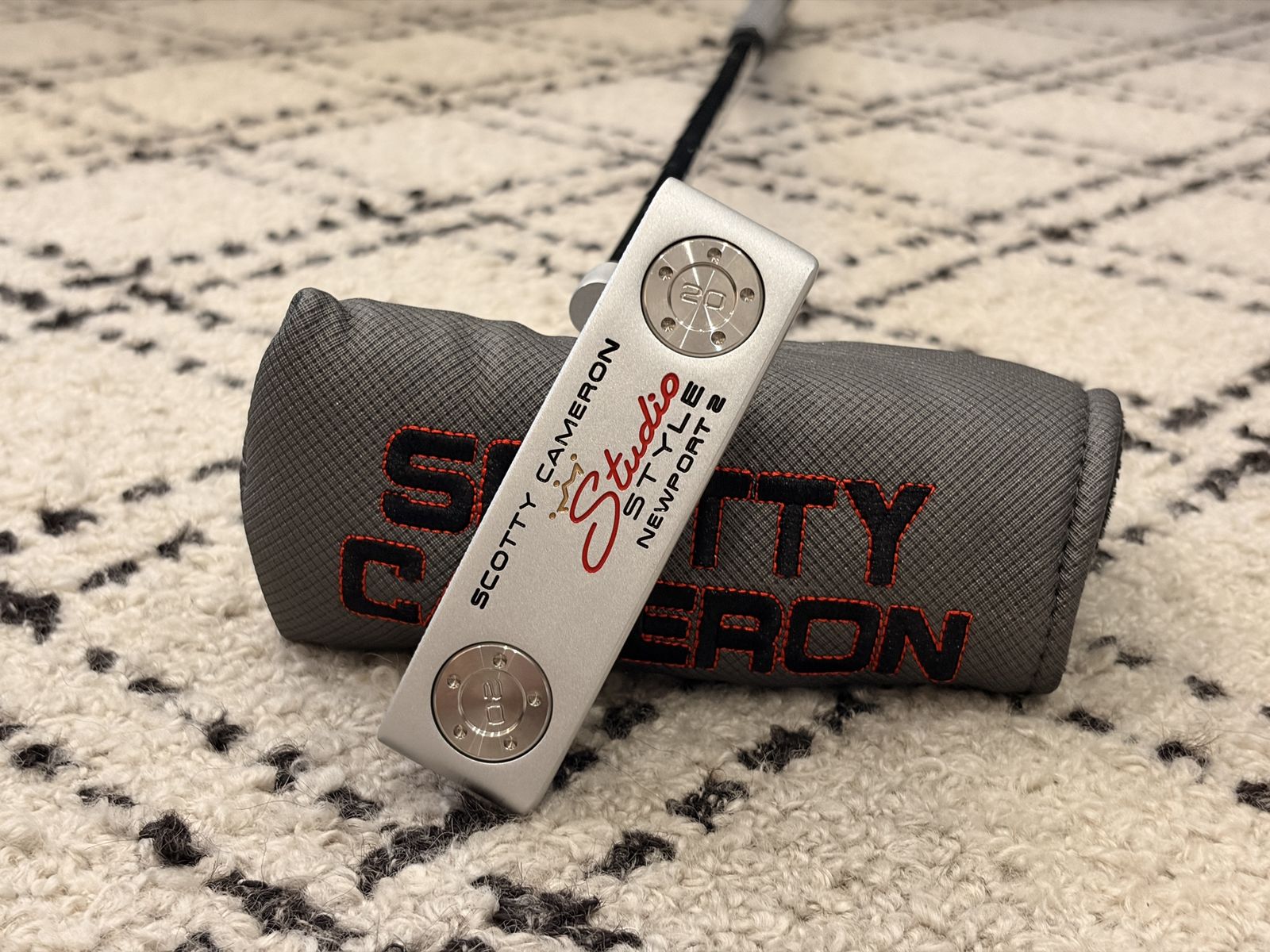 Scotty Cameron Studio Style Newport 2 Putter with Headcover basically new 34” Very open to offers!!
