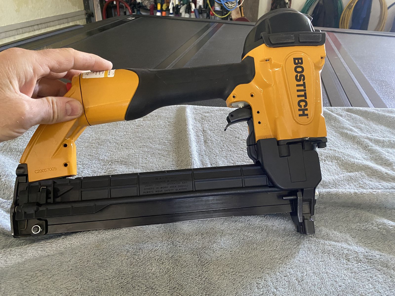 Bostitch 7/16  Crown Stapler 652S5-1