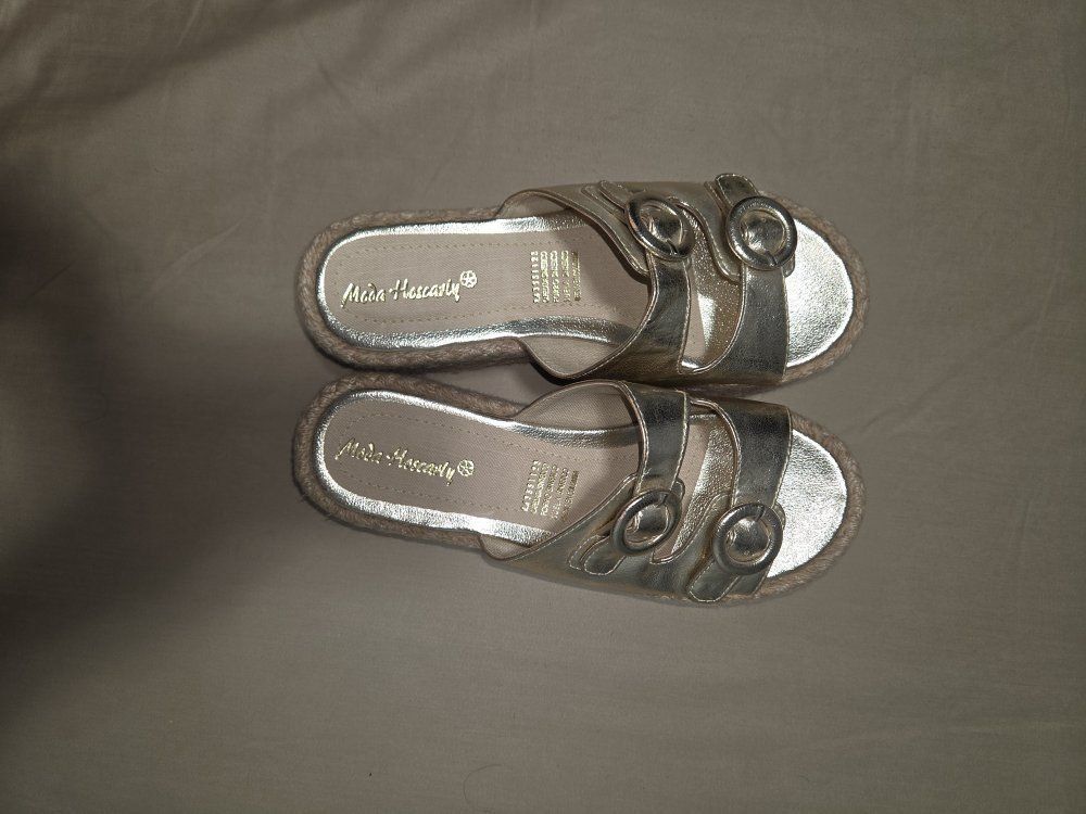 Sell new sandals