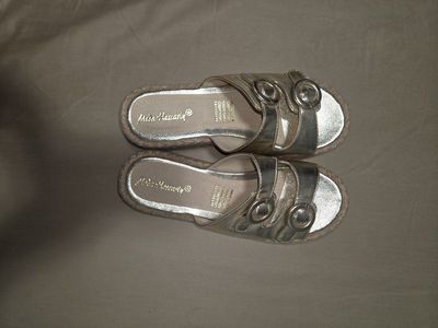 Sell new sandals