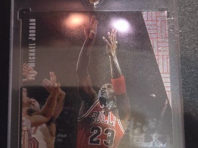1997-98 Upper Deck Collector's Choice Michael Jordan Crash the Game R30 holofoil Chicago Bulls