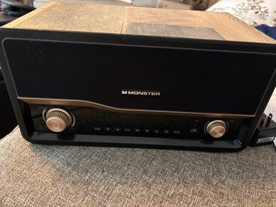 Monster Retro Mnretro-dw In Good Working Condition