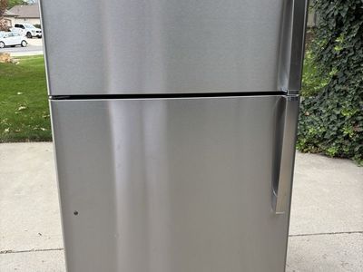 GE Top-Freezer Refrigerator- Stainless Steel