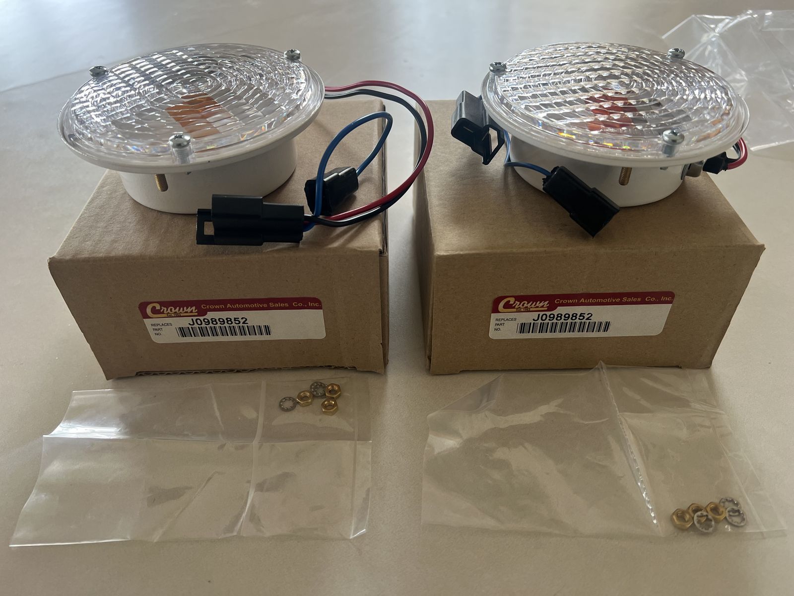 JEEP CJ FRONT SIGNAL/PARK LAMPS