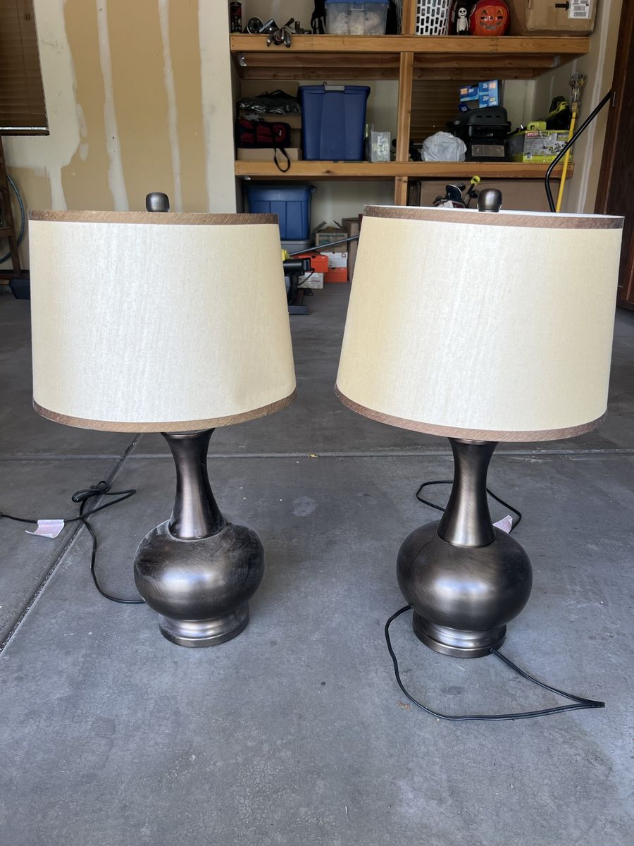 Set of matching lamps