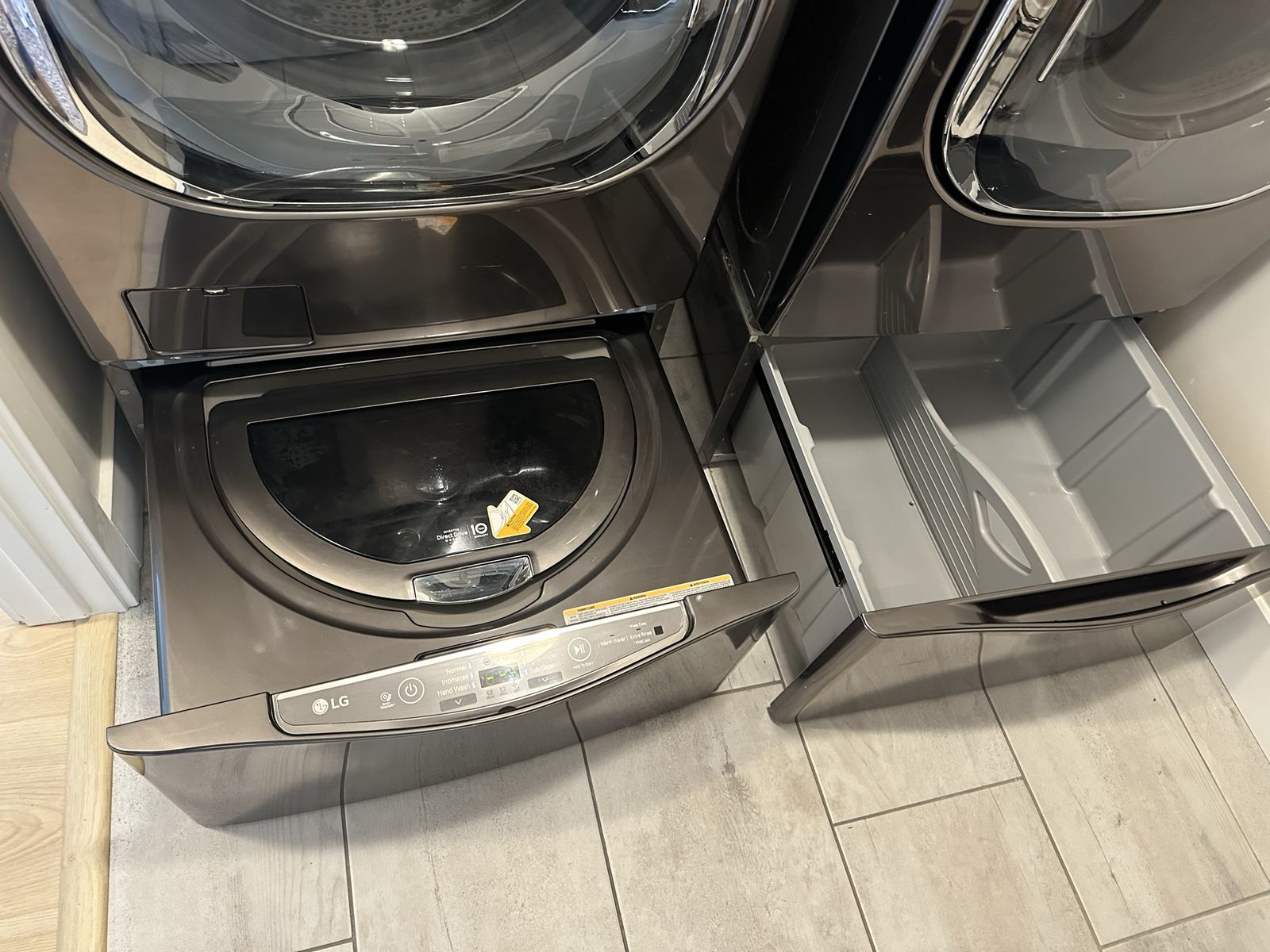 LG Washer & Dryer Pedestal  - Excellent Condition