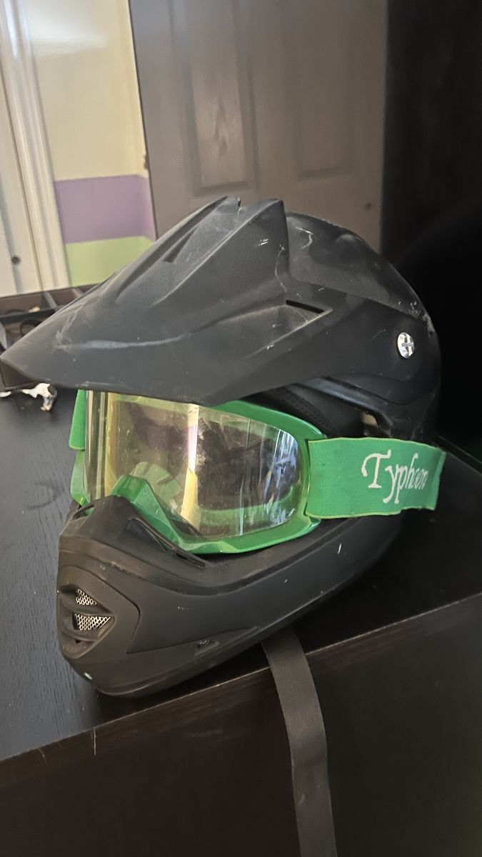 Youth Small DOT Approved Motocross Helmet/Goggles