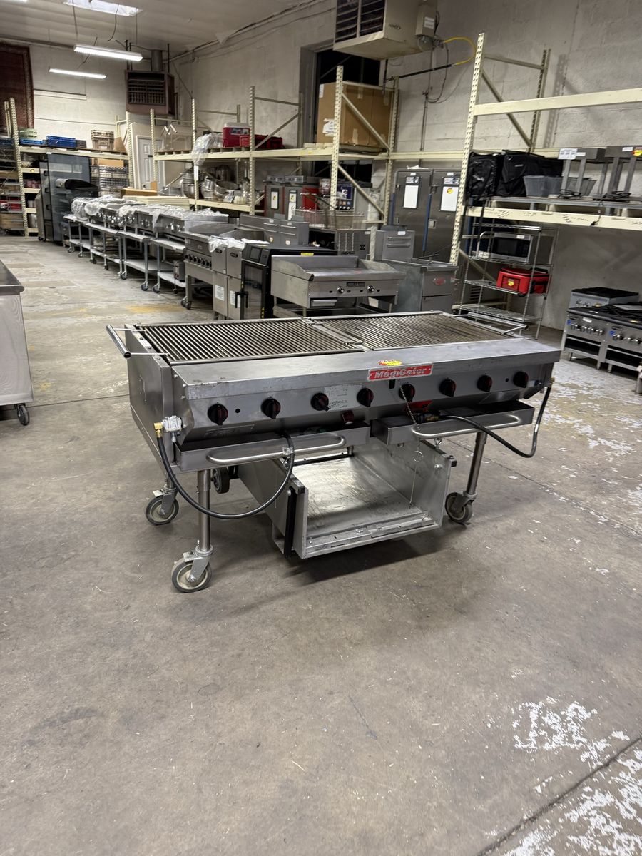 Commercial Propane gas  Magi Cater BBQ Broiler In excellent condition ,Price reduced was $3200 special summer sale for $2750