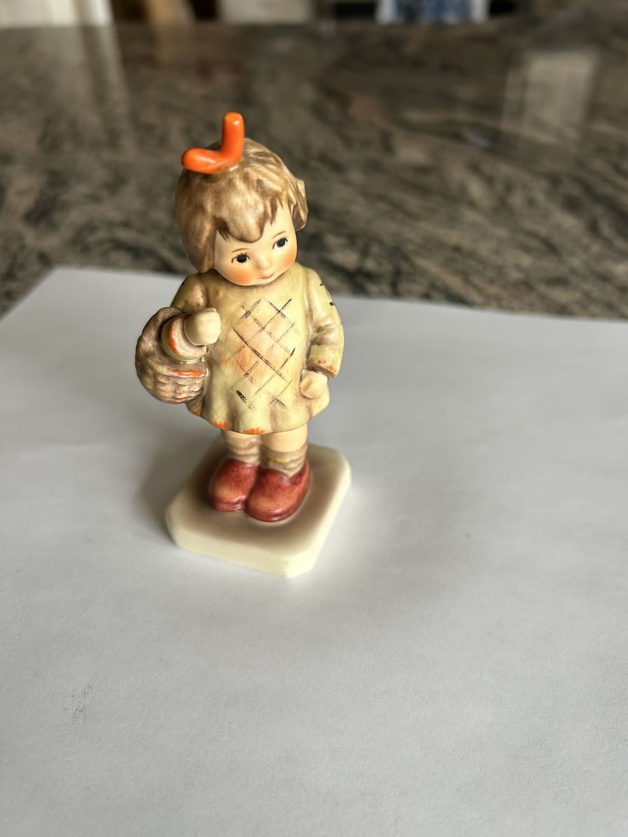 Hummel Figurine #47921 “Girl with Basket” – 1987 – Made in Germany